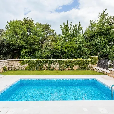 Lazaret Sleeps 9 With Pool Air Con And Wifi Βίλα Ντουμπρόβνικ