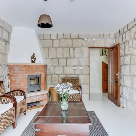 Βίλα Lazaret Sleeps 9 With Pool Air Con And Wifi